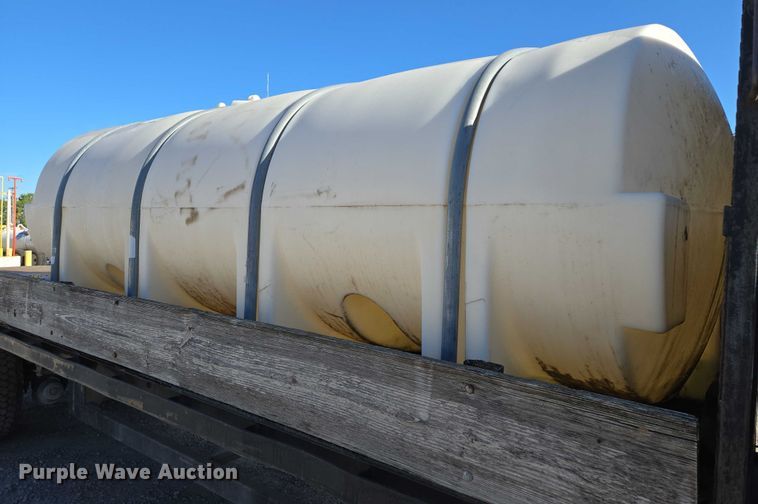 image for item EV1621 1993 Ford LN8000 flatbed truck