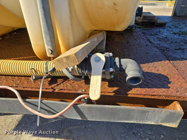 image for item EV1621 1993 Ford LN8000 flatbed truck