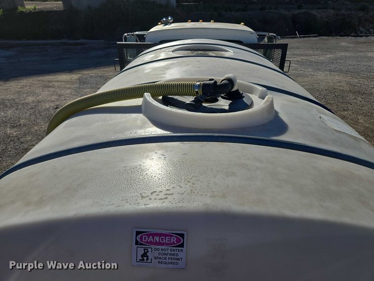 image for item EV1621 1993 Ford LN8000 flatbed truck