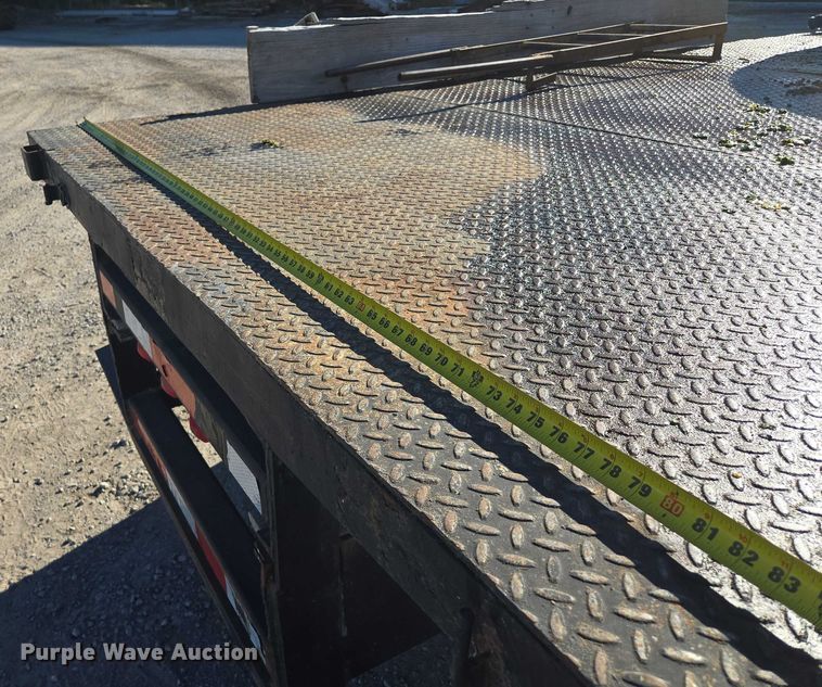 image for item EV1621 1993 Ford LN8000 flatbed truck