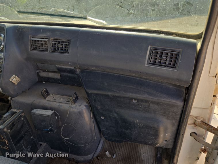 image for item EV1621 1993 Ford LN8000 flatbed truck