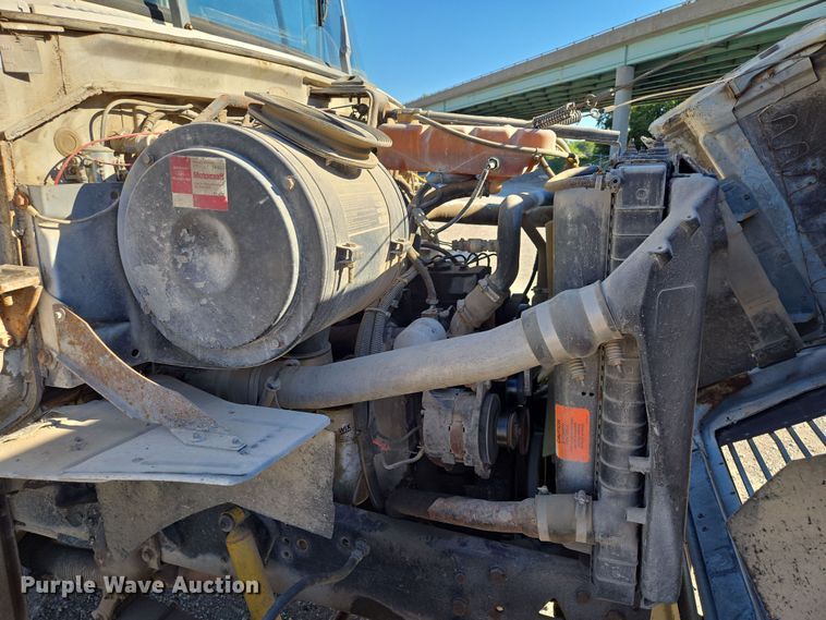 image for item EV1621 1993 Ford LN8000 flatbed truck