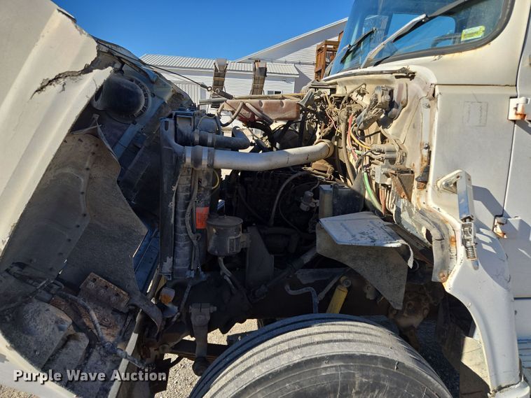 image for item EV1621 1993 Ford LN8000 flatbed truck