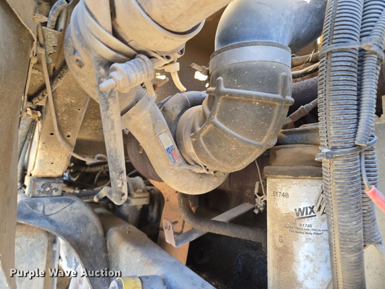 image for item EV1621 1993 Ford LN8000 flatbed truck