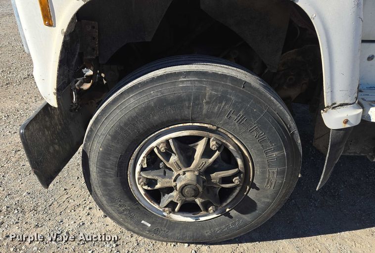 image for item EV1621 1993 Ford LN8000 flatbed truck