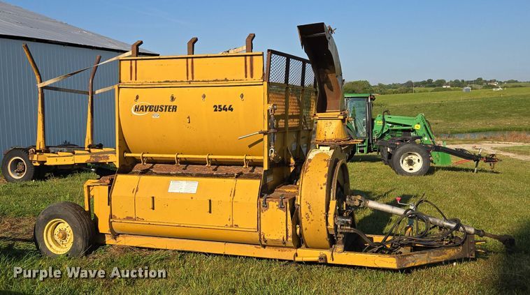 image for item EV1720 DuraTech Haybuster 2544 bale processor