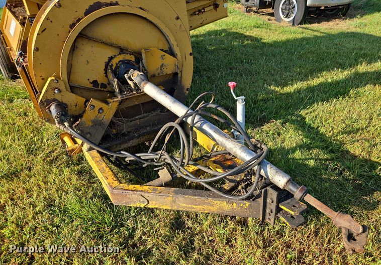 image for item EV1720 DuraTech Haybuster 2544 bale processor