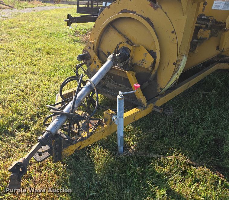 image for item EV1720 DuraTech Haybuster 2544 bale processor