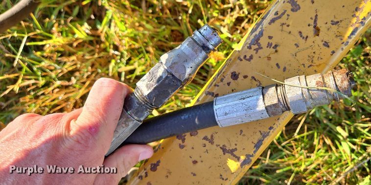 image for item EV1720 DuraTech Haybuster 2544 bale processor