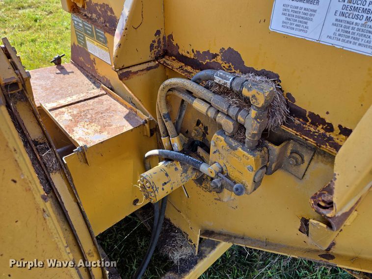 image for item EV1720 DuraTech Haybuster 2544 bale processor