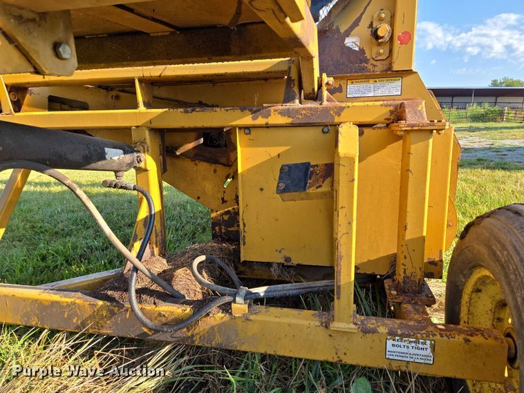 image for item EV1720 DuraTech Haybuster 2544 bale processor