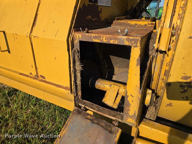 image for item EV1720 DuraTech Haybuster 2544 bale processor