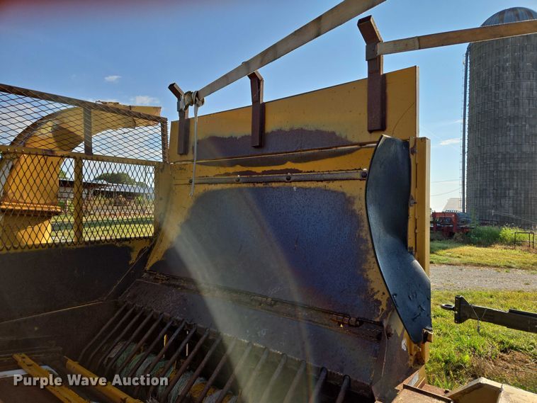 image for item EV1720 DuraTech Haybuster 2544 bale processor