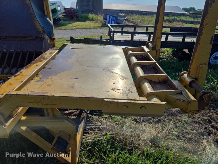 image for item EV1720 DuraTech Haybuster 2544 bale processor