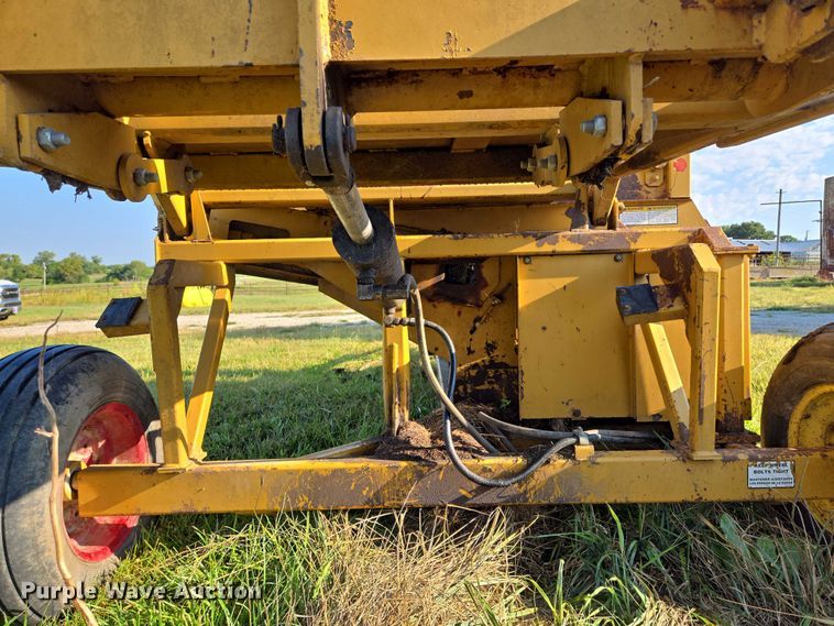 image for item EV1720 DuraTech Haybuster 2544 bale processor