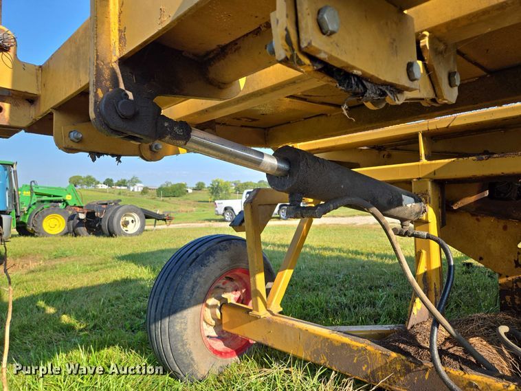 image for item EV1720 DuraTech Haybuster 2544 bale processor