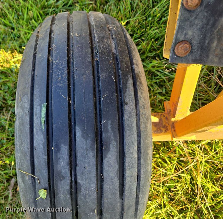 image for item EV1720 DuraTech Haybuster 2544 bale processor