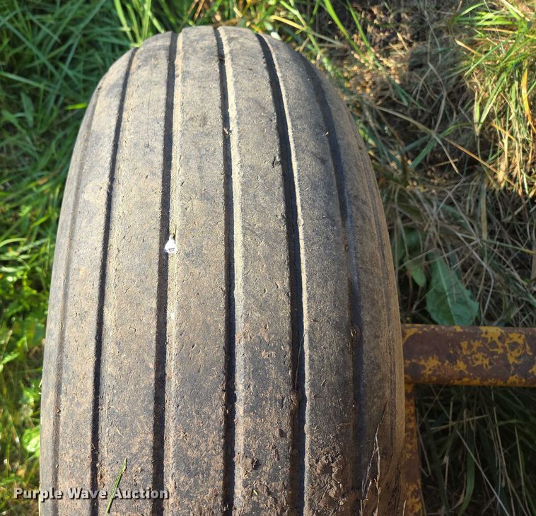 image for item EV1720 DuraTech Haybuster 2544 bale processor