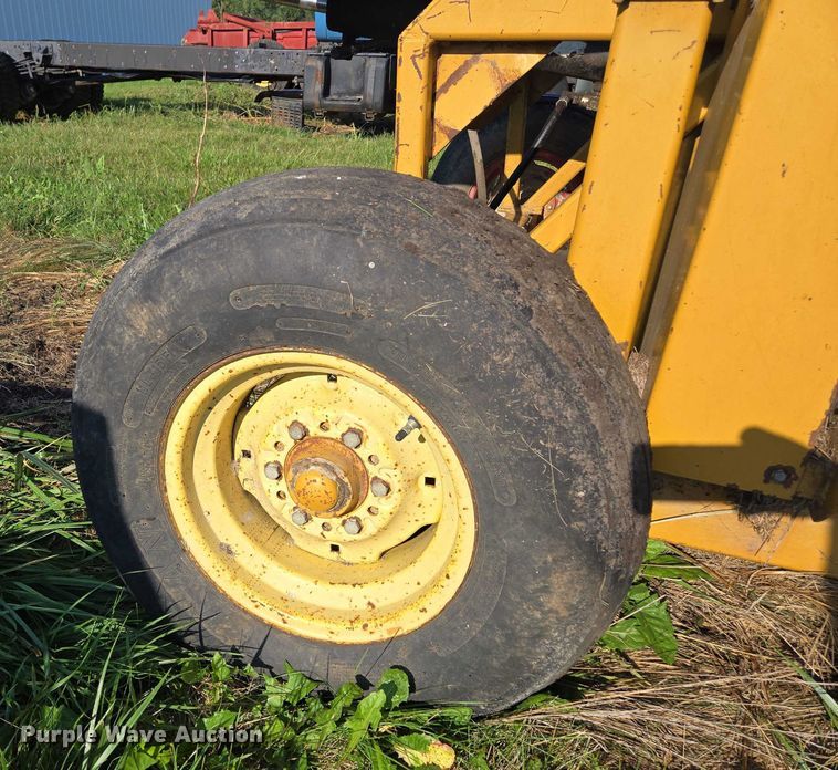 image for item EV1720 DuraTech Haybuster 2544 bale processor