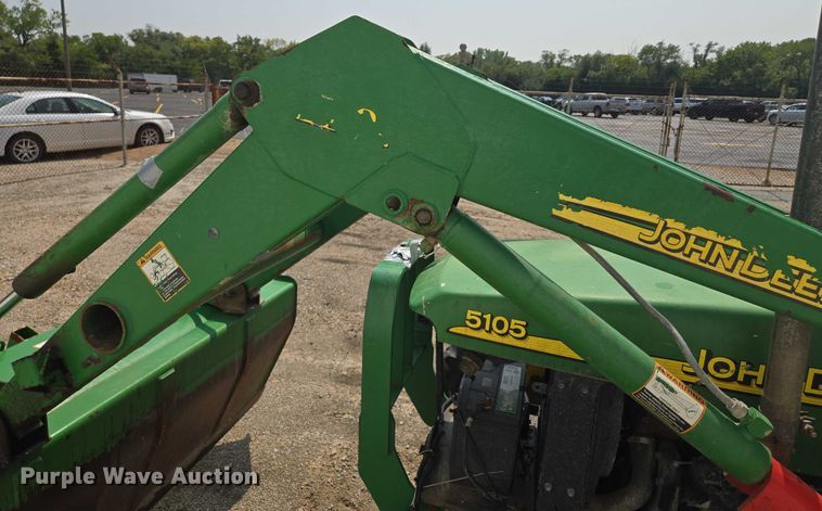 image for item EV1729 2005 John Deere 5105 MFWD tractor