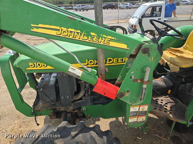 image for item EV1729 2005 John Deere 5105 MFWD tractor