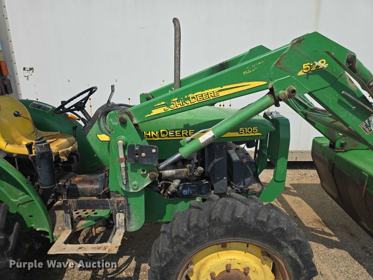 image for item EV1729 2005 John Deere 5105 MFWD tractor