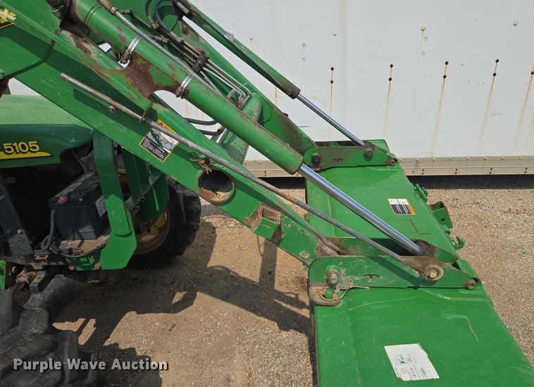 image for item EV1729 2005 John Deere 5105 MFWD tractor