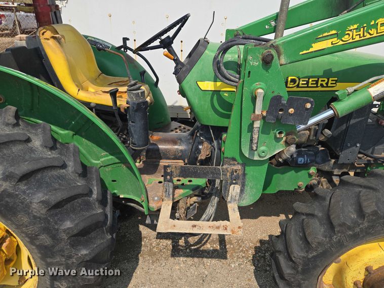 image for item EV1729 2005 John Deere 5105 MFWD tractor