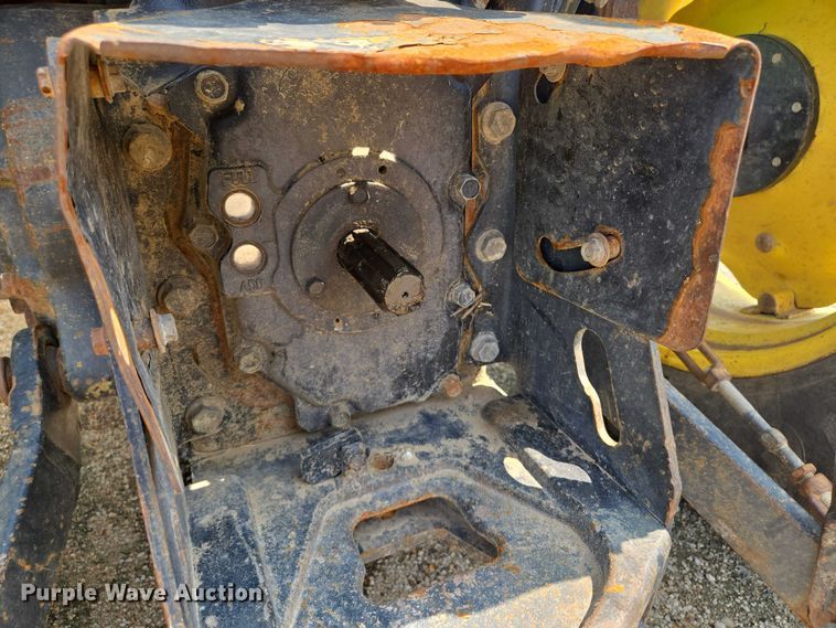 image for item EV1729 2005 John Deere 5105 MFWD tractor