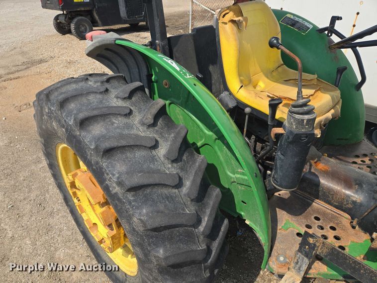 image for item EV1729 2005 John Deere 5105 MFWD tractor