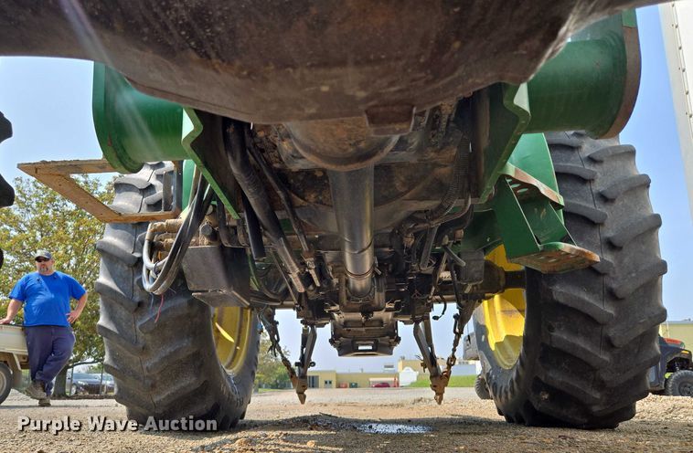 image for item EV1729 2005 John Deere 5105 MFWD tractor