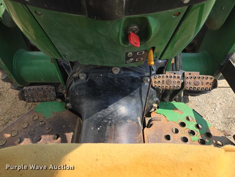 image for item EV1729 2005 John Deere 5105 MFWD tractor