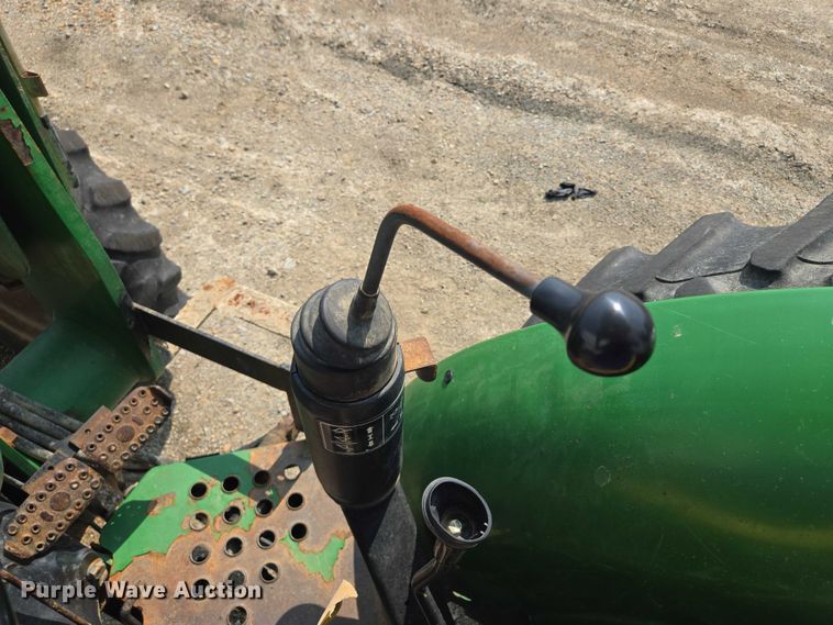 image for item EV1729 2005 John Deere 5105 MFWD tractor