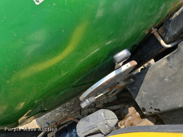 image for item EV1729 2005 John Deere 5105 MFWD tractor