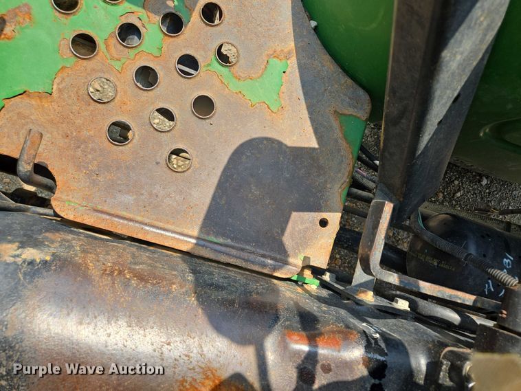 image for item EV1729 2005 John Deere 5105 MFWD tractor