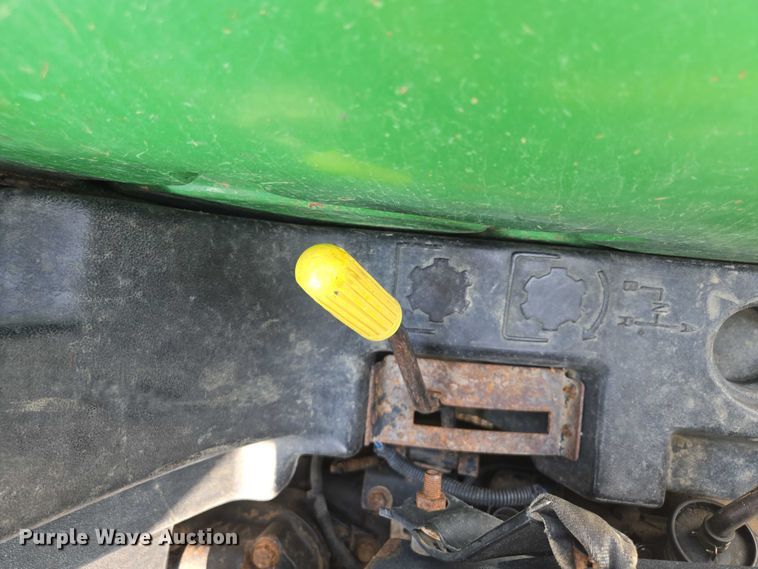 image for item EV1729 2005 John Deere 5105 MFWD tractor