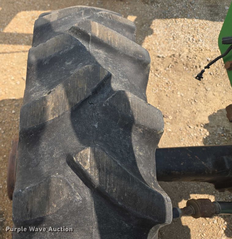 image for item EV1729 2005 John Deere 5105 MFWD tractor