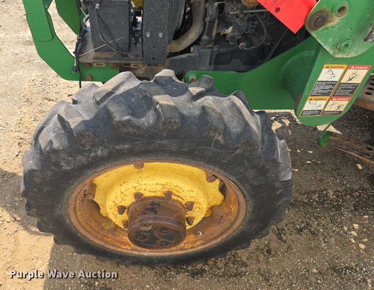 image for item EV1729 2005 John Deere 5105 MFWD tractor