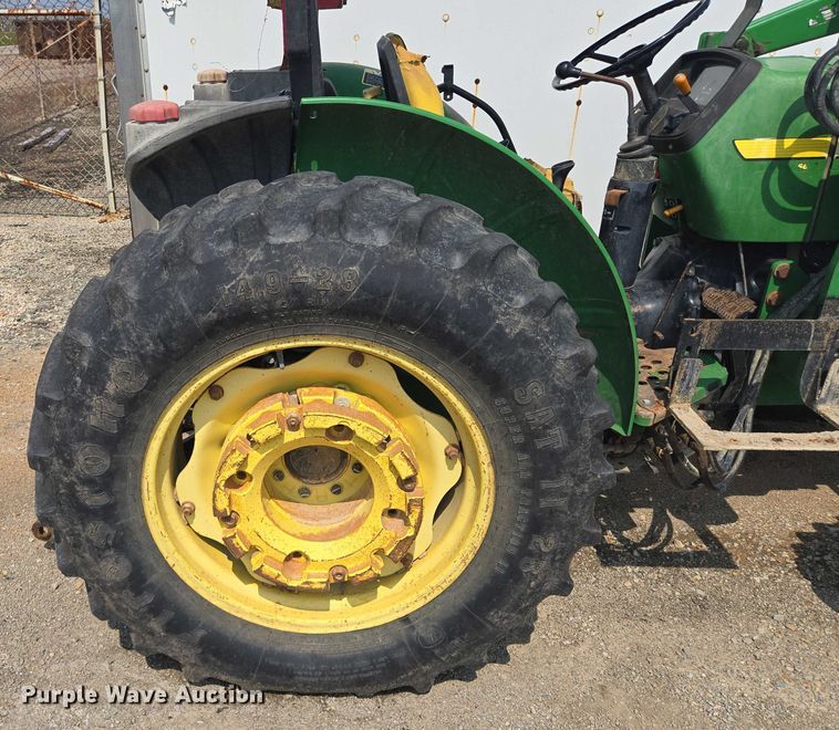 image for item EV1729 2005 John Deere 5105 MFWD tractor