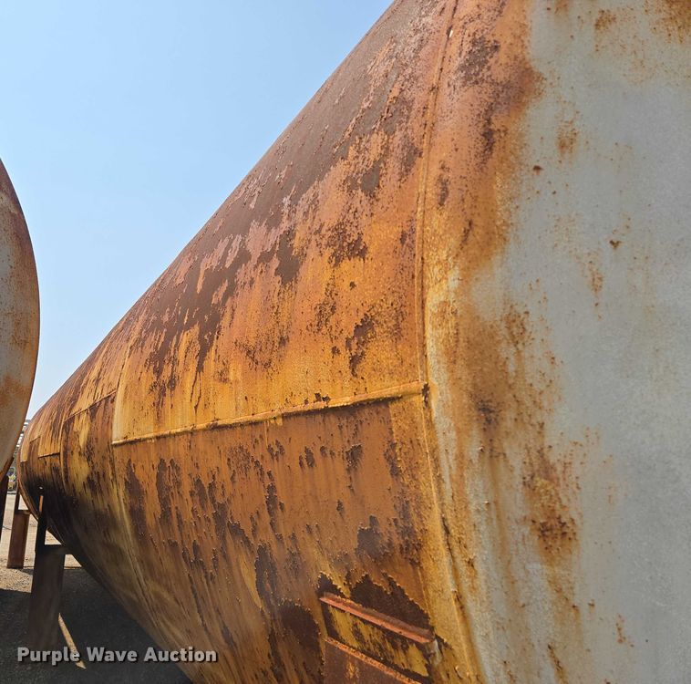 image for item EV1731 Tank