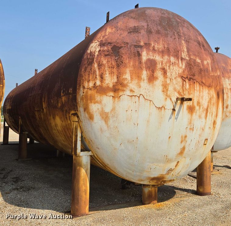 image for item EV1731 Tank