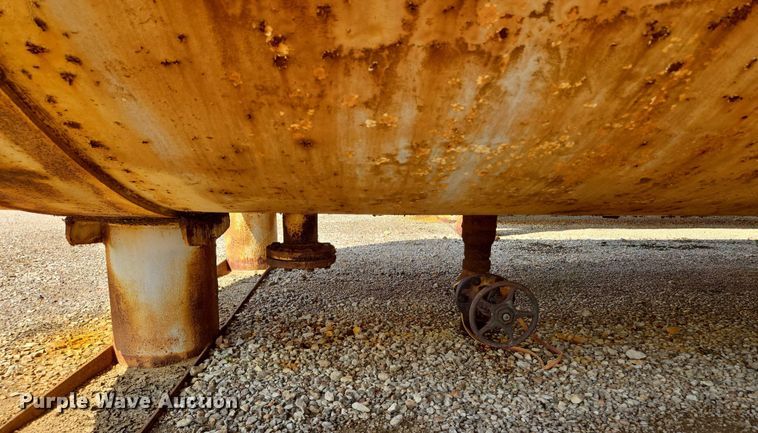 image for item EV1731 Tank