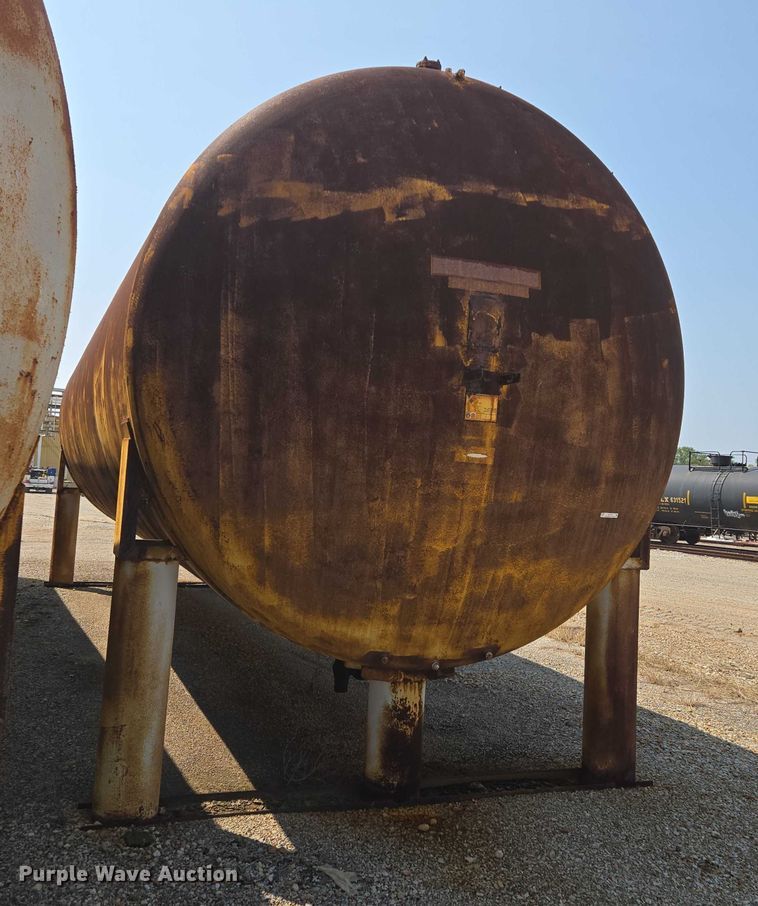 image for item EV1732 Tank