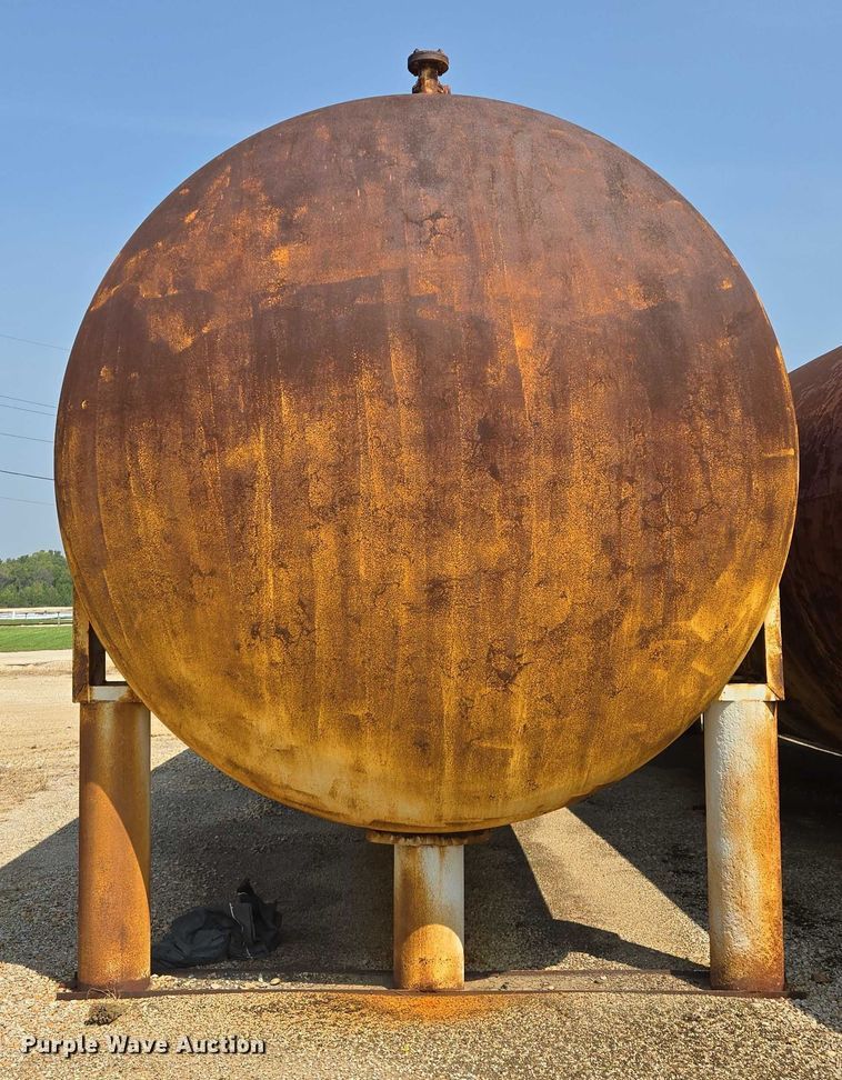 image for item EV1732 Tank