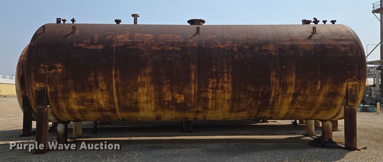 image for item EV1732 Tank