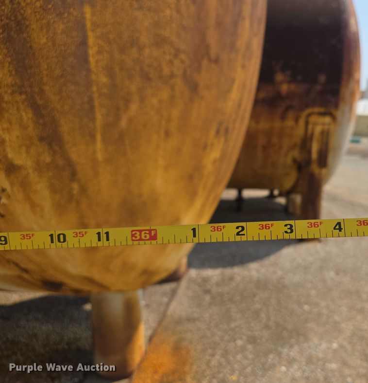 image for item EV1732 Tank