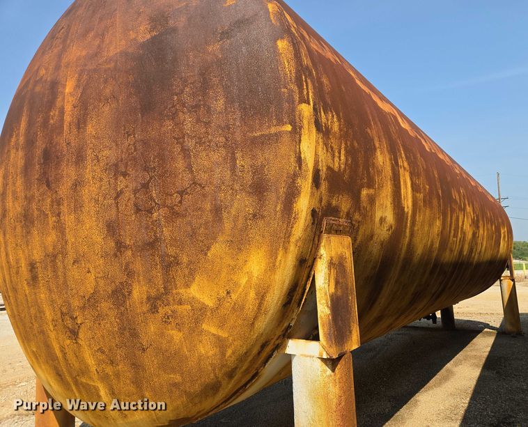 image for item EV1732 Tank