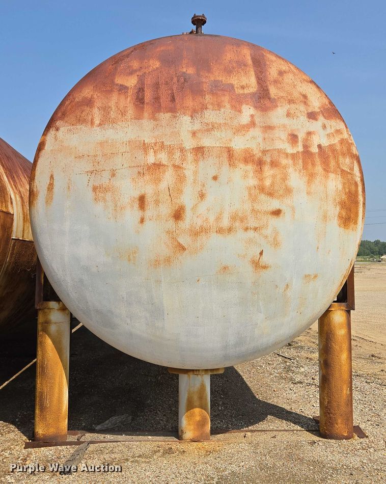 image for item EV1733 Tank