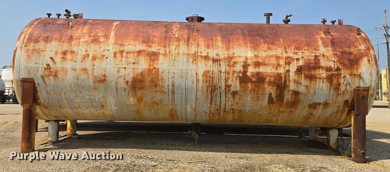 image for item EV1733 Tank