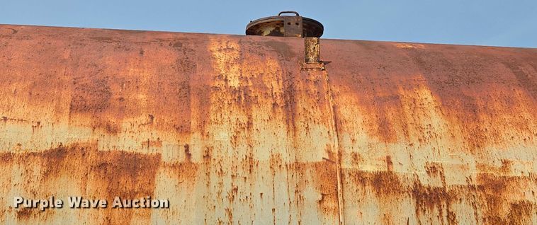 image for item EV1733 Tank